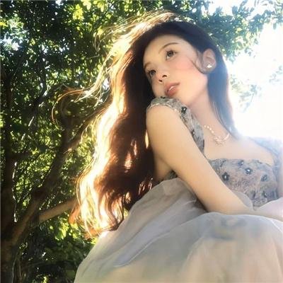 君是慕容卿似花